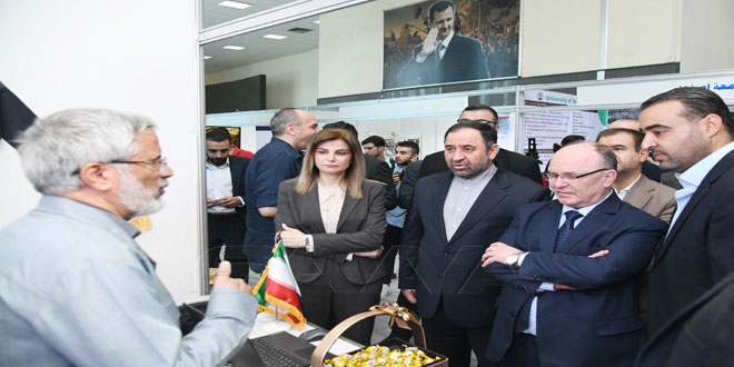 13 دانشگاه ایرانی در نمایشگاه علمی در دانشکده حقوق دانشگاه دمشق حضور دارند.