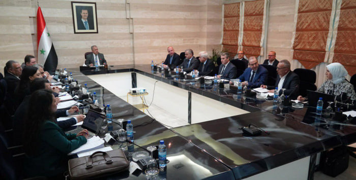 شورای عالی سرمایه گذاری سوریه اجرای پروژه‌هایی را که مجوزهای سرمایه گذاری داده اند مطابق با قانون 18 پیگیری می‌کند.